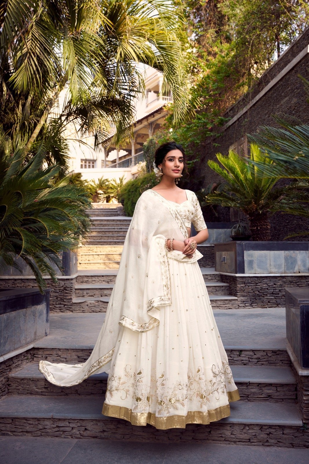 Lehenga Choli Silver Glosy - Image 3